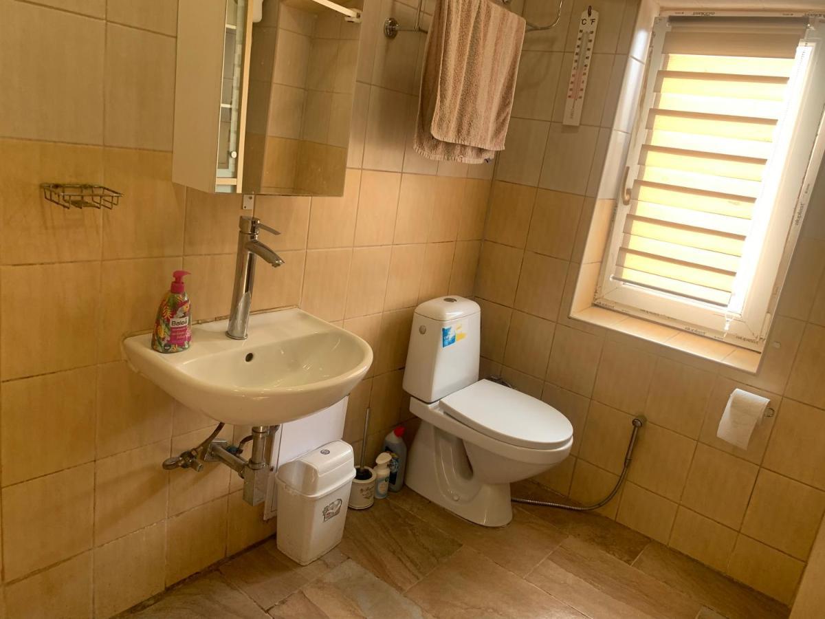 Ubytování v apartmánu, 2 ložnice, na farmě Bzany Esterno foto